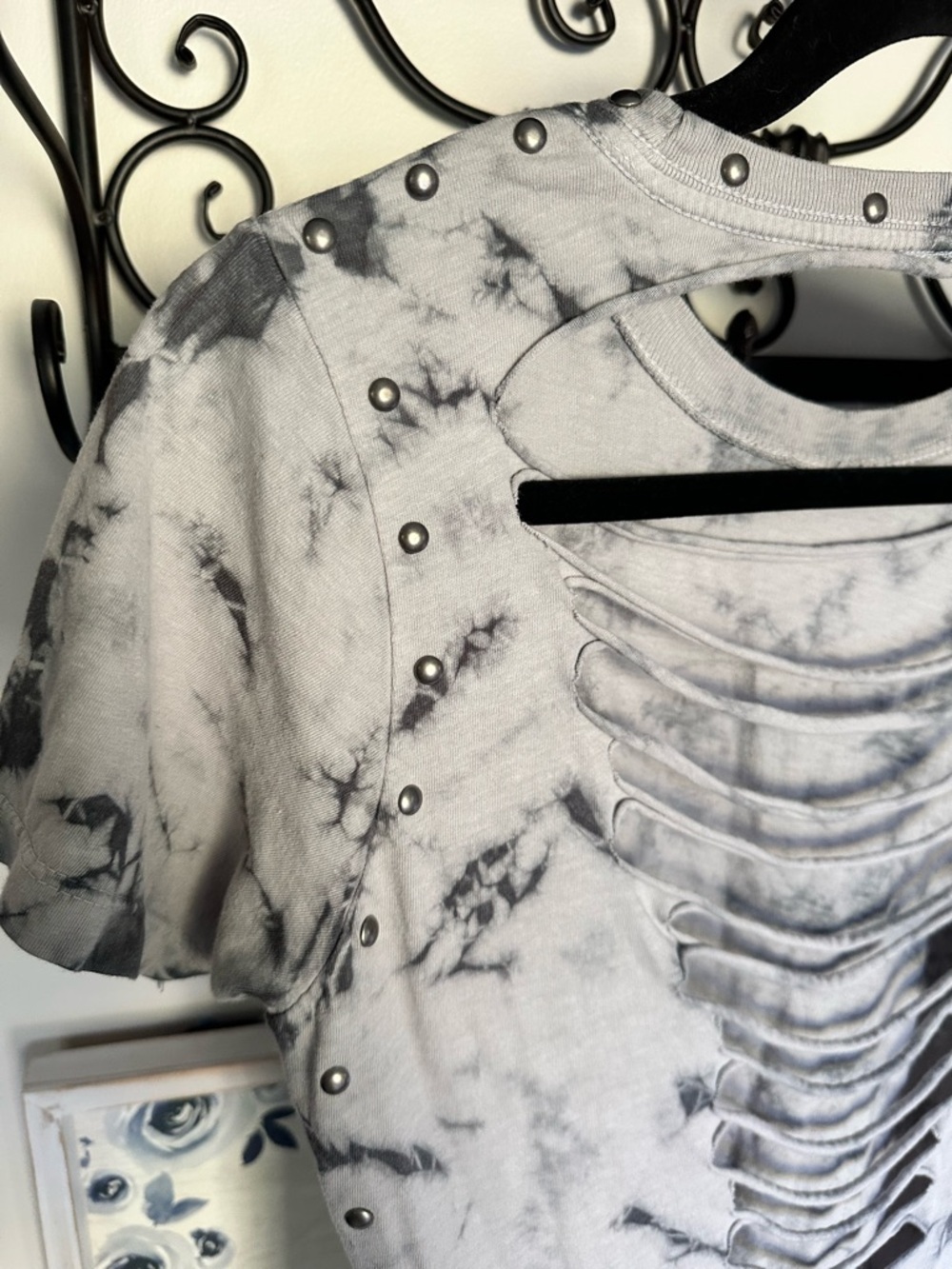 Affliction Gray Tie-Dye Short Sleeve Graphic Tee with Stud Accents Distressed - Picture 5 of 7
